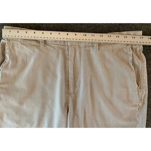J. CREW 10.5" Club Shorts Men 34W Striped Grey/White Flat Front Casual Chino - Picture 8 of 16